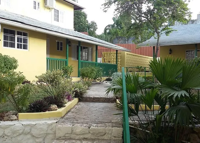 1 Bdr #5 At Ramparts Near Sangster Airport Apartment *