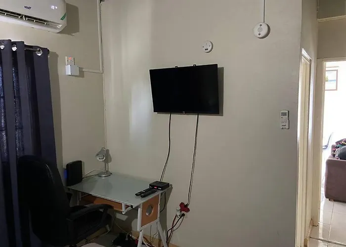1 Bdr #5 At Ramparts Near Sangster Airport Apartment